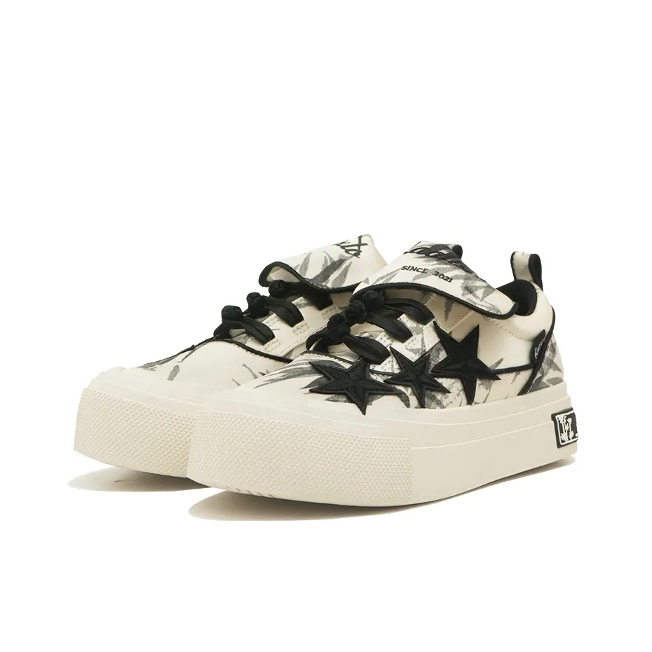Custom Sneaker Off White Black Stars